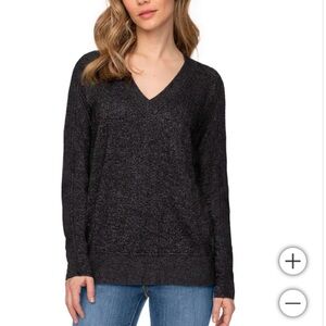 NWT Buffalo Ladies' Cozy V-Neck Long Sleeve Top in Heather Black XL